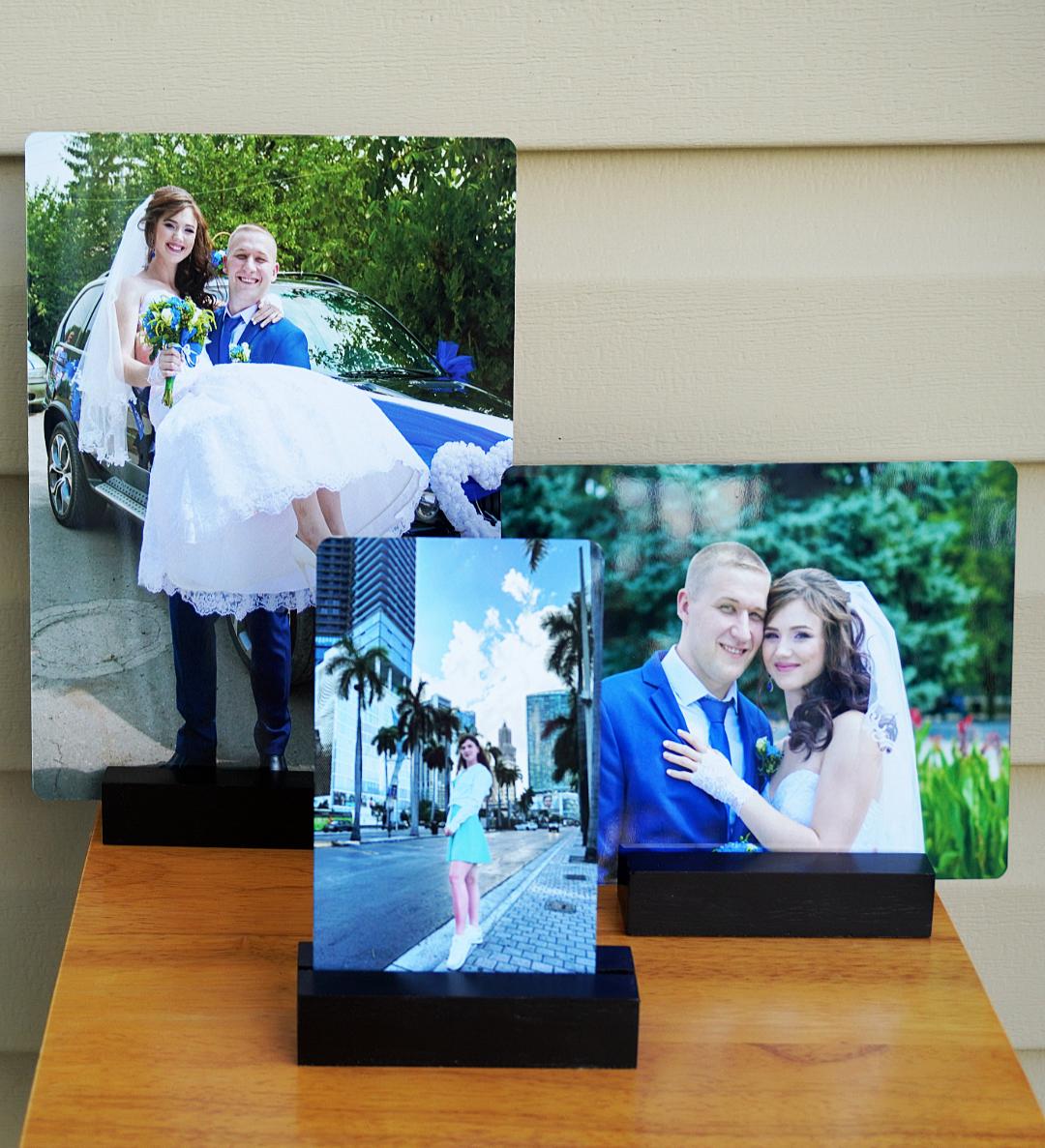 Custom Metal Photo Print with Wooden Stand – Glossy Aluminum Panel | Personalized Gift
