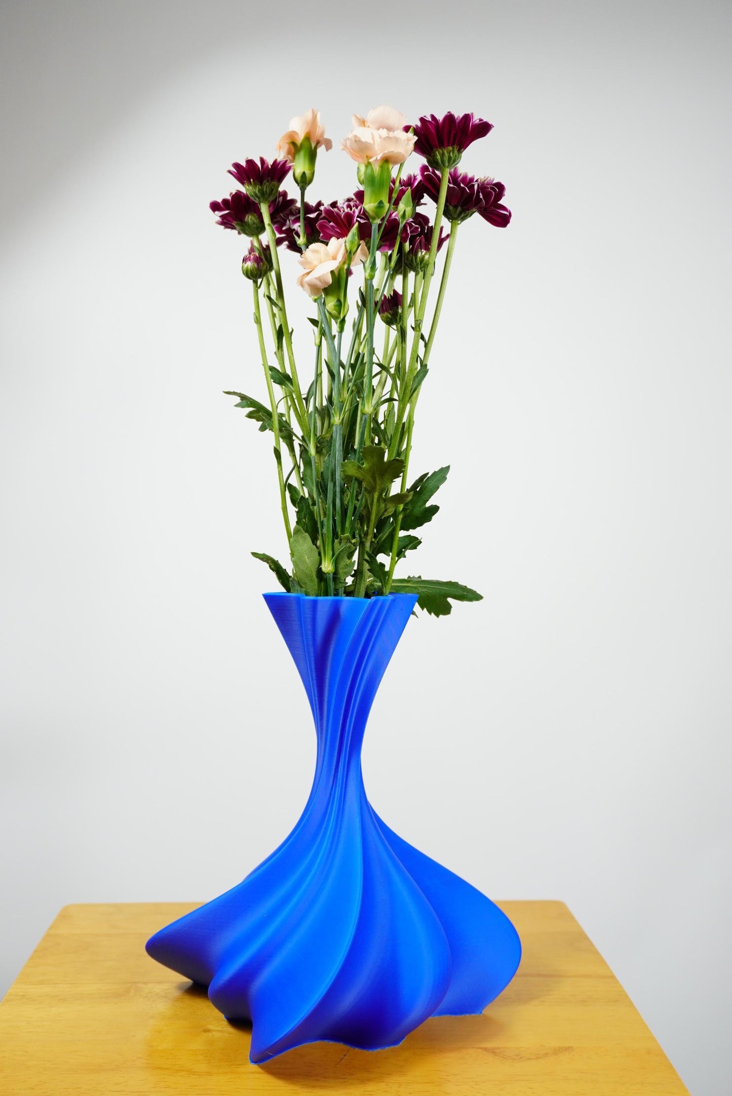 3D Printed Iridescent Spiral Vase | Modern Home Décor | Futuristic 3D Art Piece