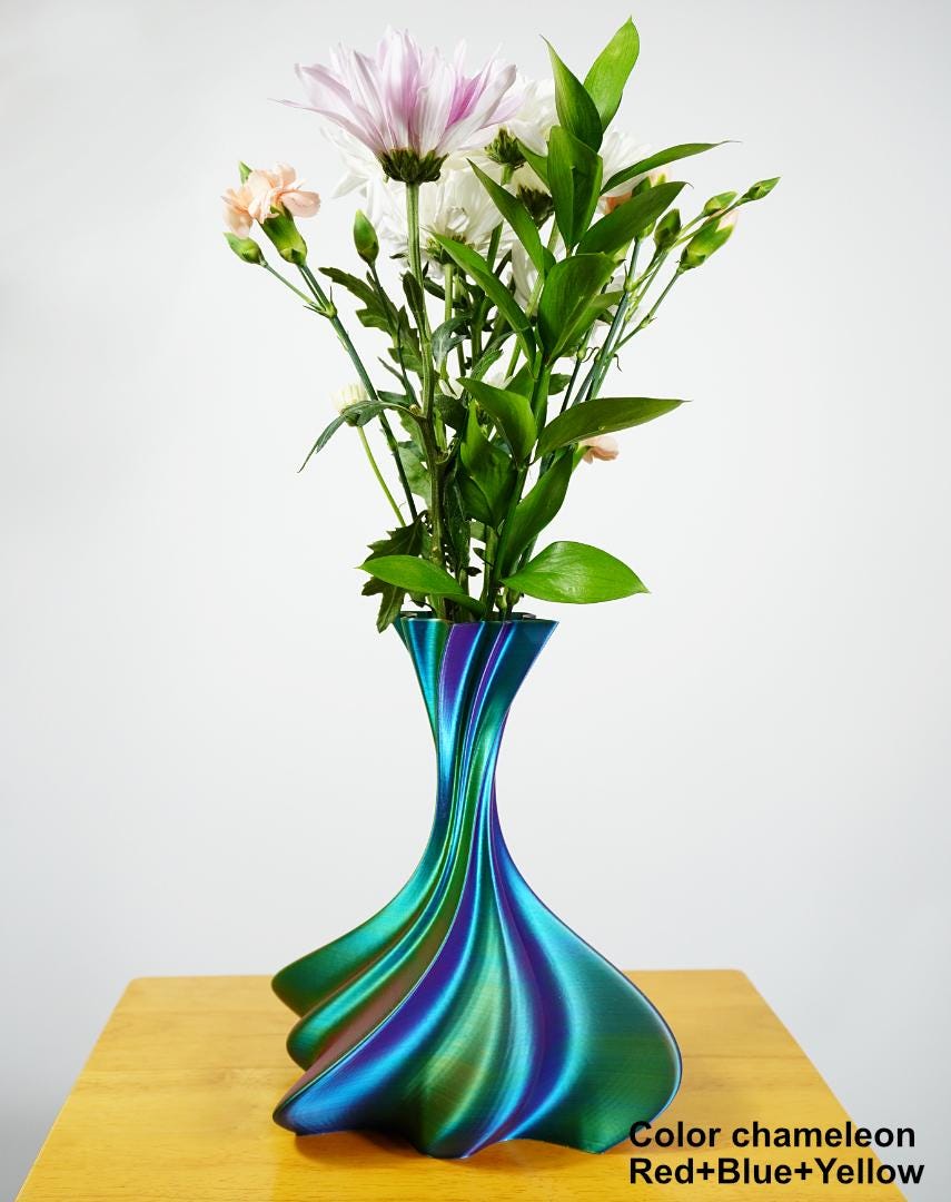 3D Printed Iridescent Spiral Vase – Modern Chameleon Design, Waterproof PLA